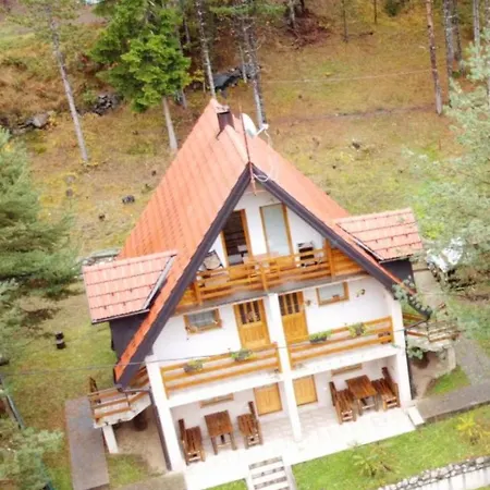 Borovi Lodge