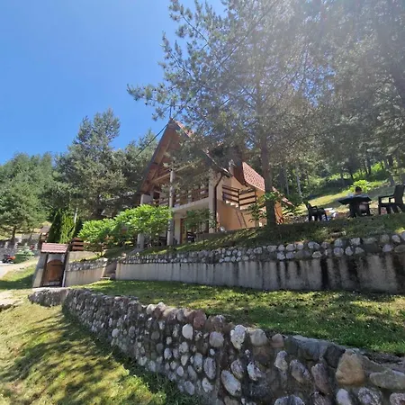 Деревянный коттедж Borovi Zaovine