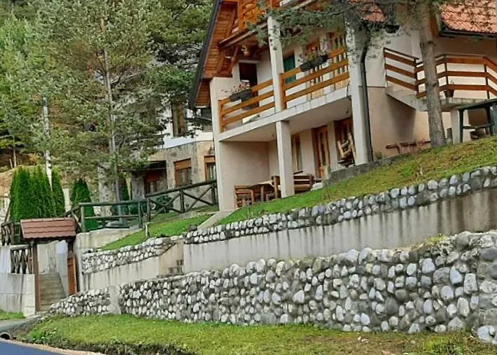 山林小屋 Borovi *